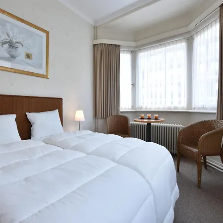 Former In The Centre And At 50 Metres From The In Panne Hébergement de vacances