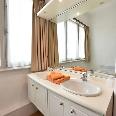 Casa vacanze Former In The Centre And At 50 Metres From The In Panne *