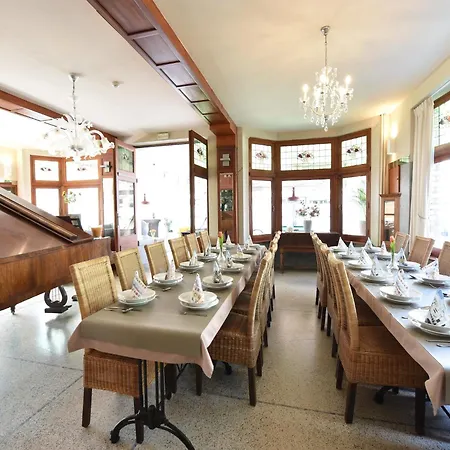 Hébergement de vacances Former In The Centre And At 50 Metres From The In Panne *